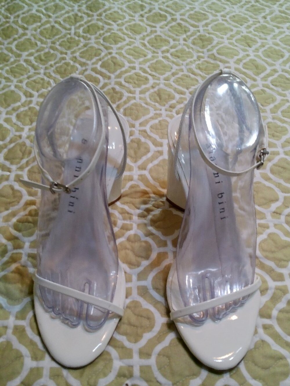 GIANNI BINI WHITE STRAP HEEL WITH BLOCK HEEL SIZE 8.5 GOOD CONDITION